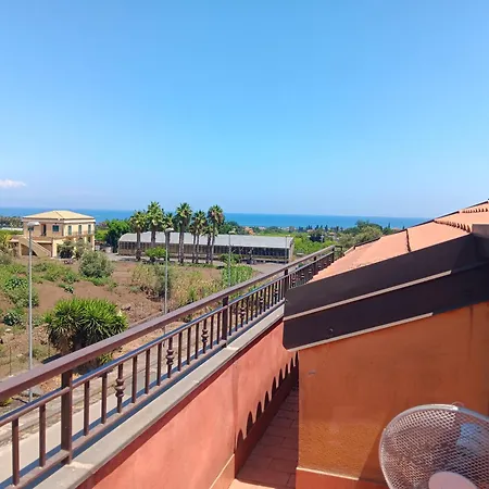 Casa Vacanze Da Valeria Torre Archirafi Exterior photo